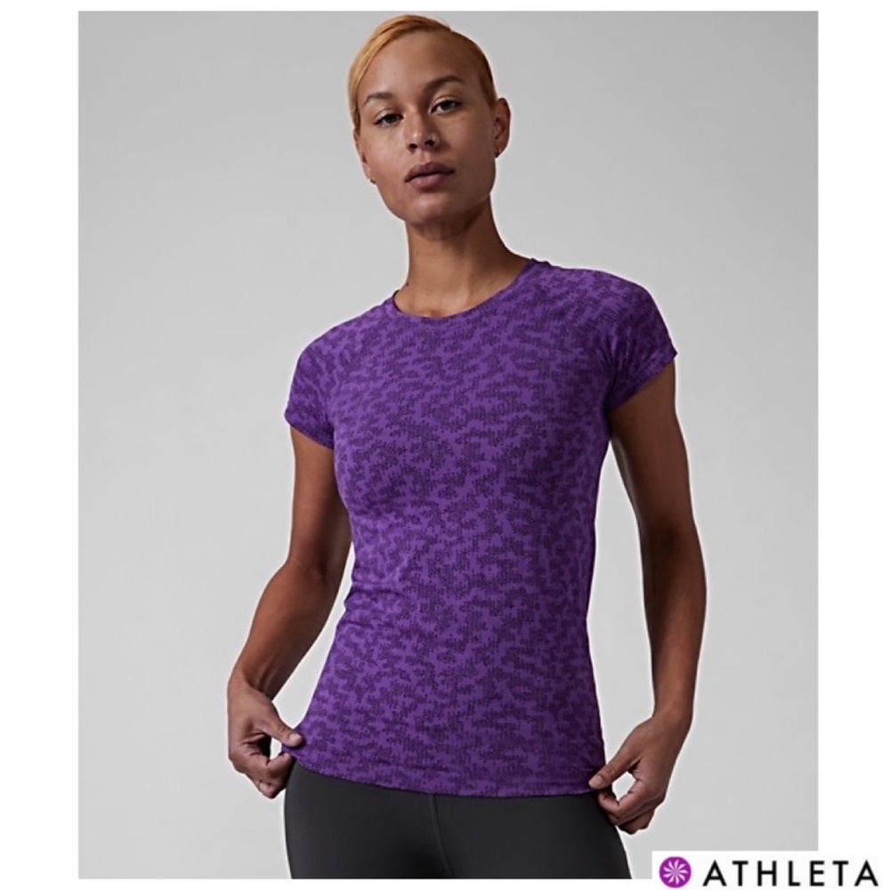 NwTs-$70 ATHLETA Momentum Tee L Stretchy Shirt Nylon Top Ultra Soft & Chafe-Free